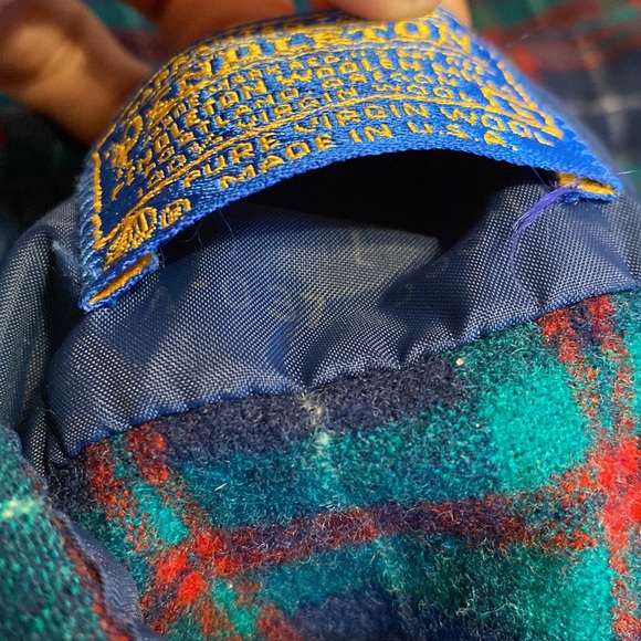 Vintage Men’s Pendleton Flannel - Picture 10 of 10